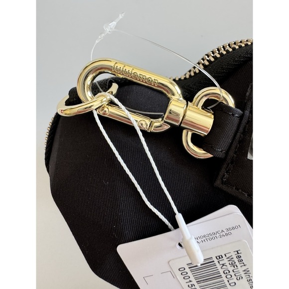 New Lululemon Heart Wristlet Clam Shell Black/Gold Valentine's Day Sold Out Gift - Picture 8 of 8